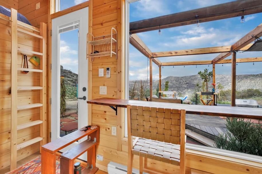Tiny home in Aguanga, California 3 guests1 bedroom2 beds1 bath-4