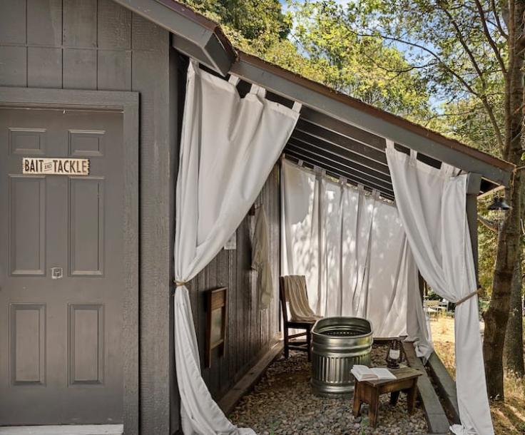 Entire cabin in Crestline, California 4 guests2 bedrooms2 beds1 bath-3