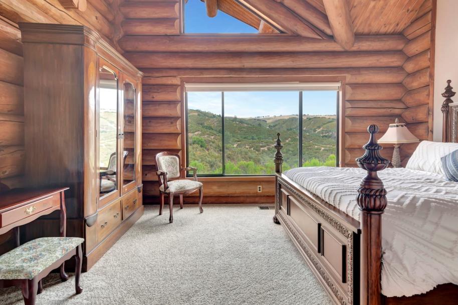 Entire home in Heritage Ranch, California 12 guests4 bedrooms8 beds3.5 baths-12