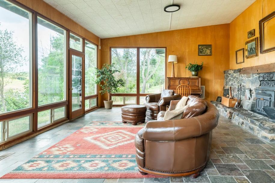 Entire home in Red Bluff, California 4 guests3 bedrooms3 beds2 baths-18