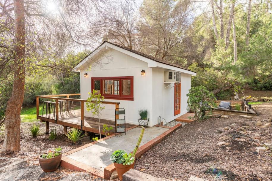 Entire cabin in Topanga, California 2 guests1 bedroom2 beds1 bath-2