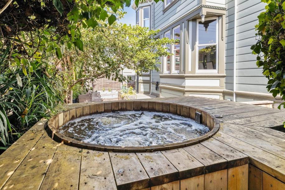 Entire guest suite in Oakland, California 2 guests1 bedroom1 bed1 bath-12