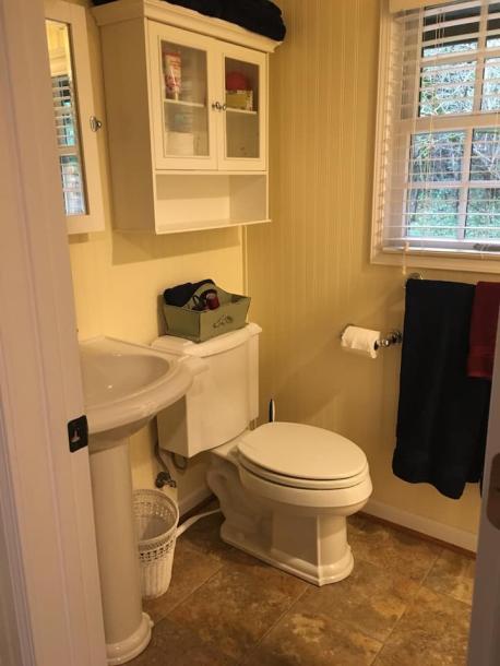 Entire cottage in Nevada City, California 3 guests1 bedroom1 bed1 bath-6