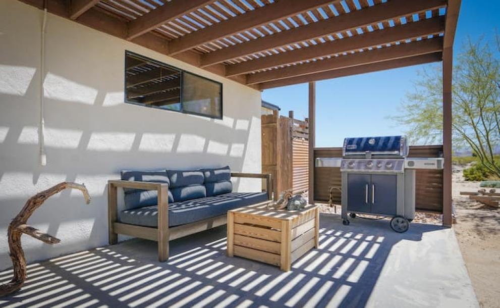 Entire home in Joshua Tree, California 2 guests1 bedroom1 bed1 bath-2