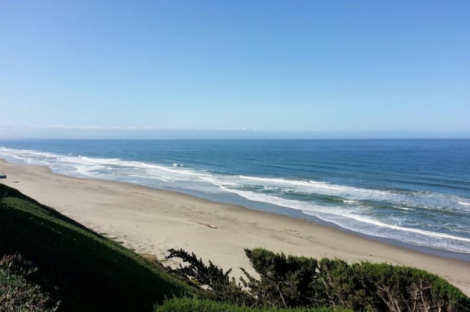 Entire home in Watsonville, California 2 guestsStudio1 bed1 bath-8