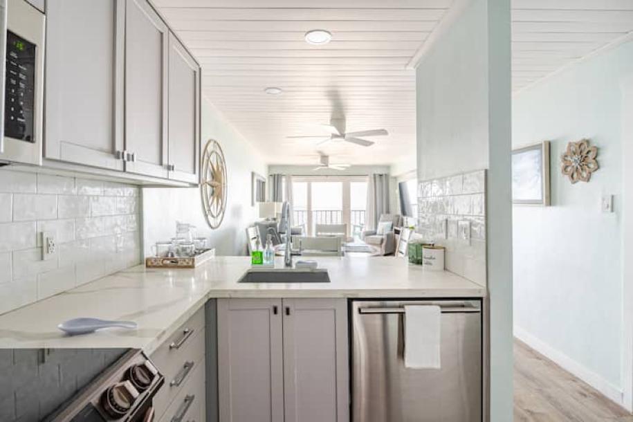 Entire condo in Galveston, Texas 6 guests2 bedrooms3 beds2 baths-9