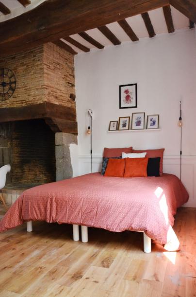 Entire rental unit in Rennes, France 2 guestsStudio1 bed1 bath-0