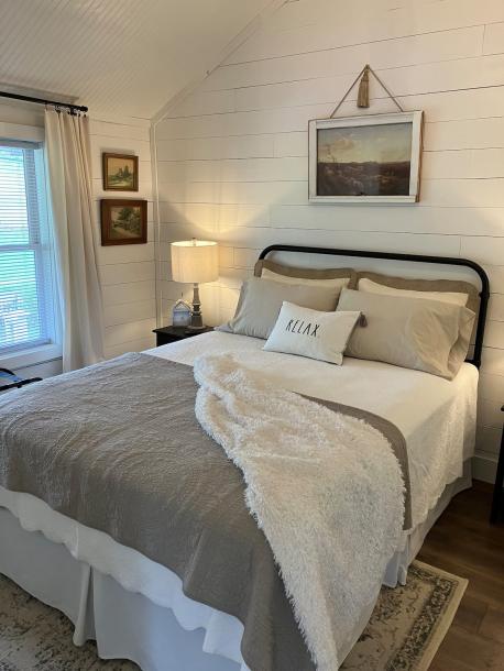 Entire home in Clyde, North Carolina 4 guests2 bedrooms1 bath-10