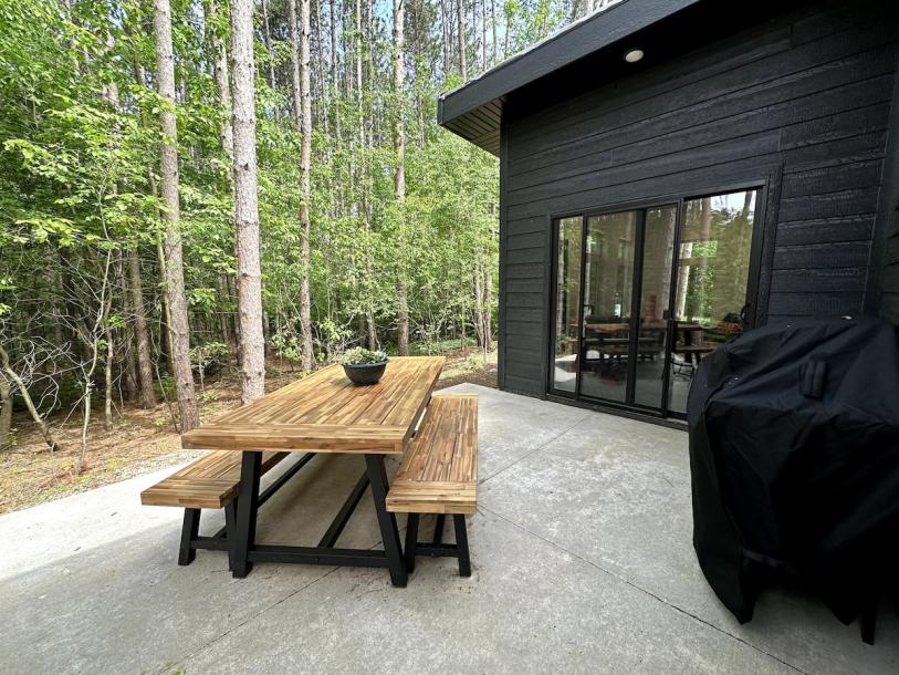 Entire home in Waupaca, Wisconsin 6 guests2 bedrooms2 beds1 bath-0