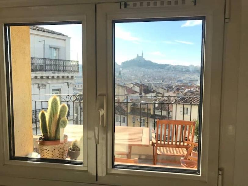 Entire rental unit in Marseille, France 2 guests1 bedroom1 bed1 bath-0
