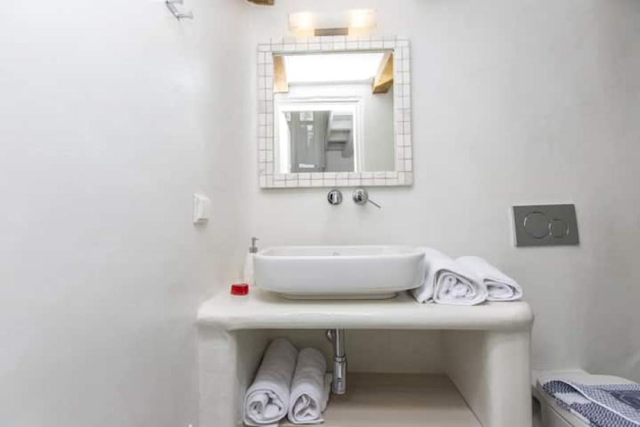 Entire rental unit in Naxos, Greece 5 guests2 bedrooms3 beds1.5 baths-10