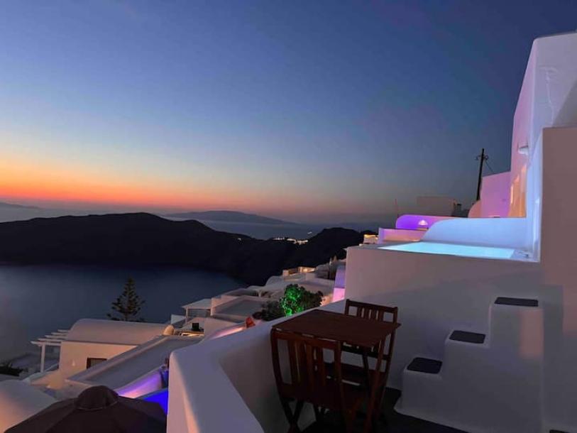 Entire home in Imerovigli, Greece 2 guests1 bedroom1 bed1 bath-0