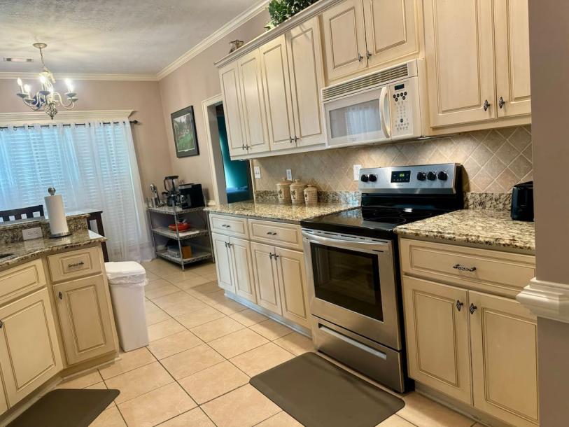 Entire home in Martinez, Georgia 8 guests4 bedrooms4 beds2 baths-4