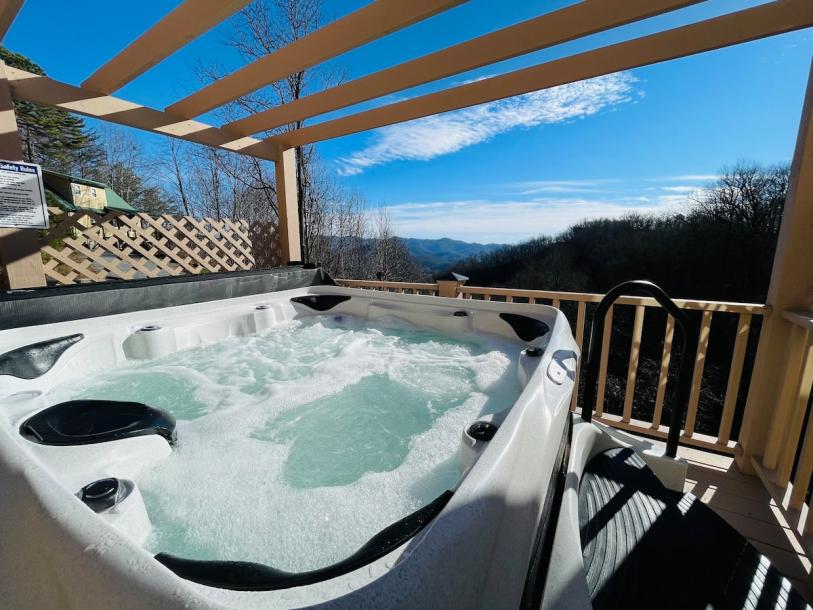 Entire cabin in Bryson City, North Carolina 4 guests2 bedrooms3 beds2 baths-3