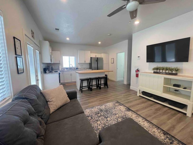 Entire guesthouse in Hurricane, Utah 2 guests1 bedroom2 beds1 bath-11