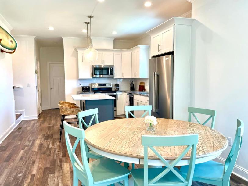 Entire home in North Topsail Beach, North Carolina 15 guests4 bedrooms11 beds4 baths-12