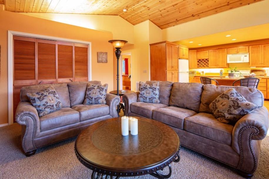 Entire chalet in Three Rivers, California 2 guests1 bedroom1 bed1 bath-9