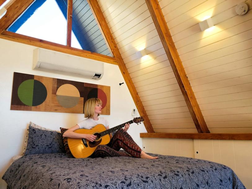 Entire cabin in Arrowbear Lake, California 5 guests2 bedrooms2 beds1 bath-4