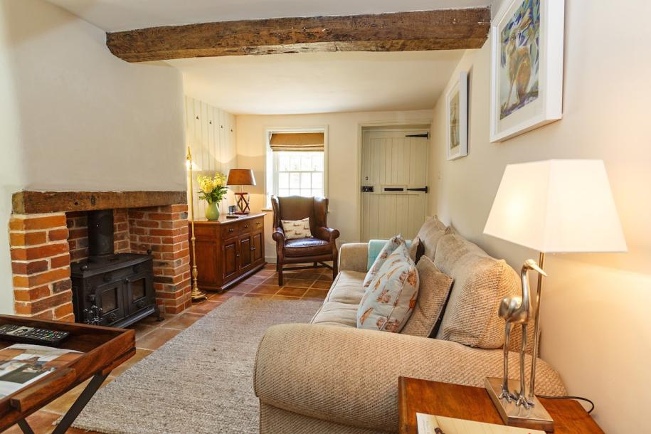 Entire cottage in Stiffkey, United Kingdom 4 guests2 bedrooms2 beds1 bath-19