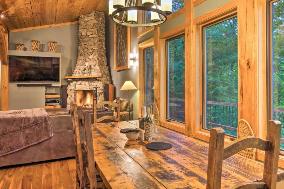 Entire cabin in Brevard, North Carolina 4 guests2 bedrooms3 beds1 bath-15