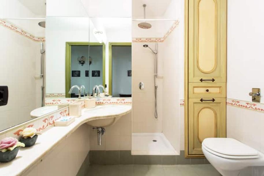 Room in Palermo, Italy 3 bedsDedicated bathroom-6