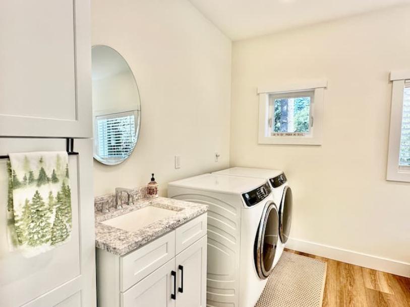 Entire home in Gig Harbor, Washington 4 guests2 bedrooms2 beds2 baths-2