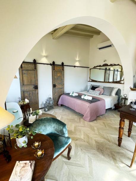 Entire home in Fiesole, Italy 2 guestsStudio1 bed1 bath-5