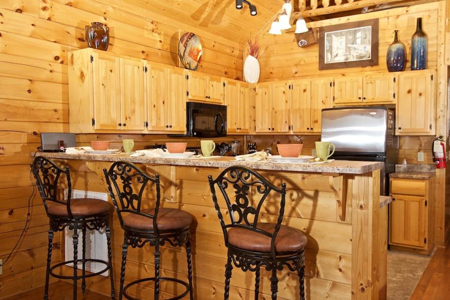 Entire cabin in Sevierville, Tennessee 5 guests2 bedrooms2 beds2 baths-12