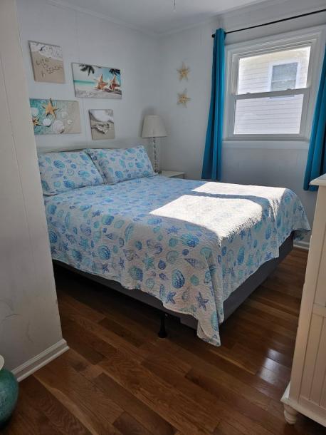 Entire cottage in Oak Island, North Carolina 5 guests3 bedrooms3 beds1.5 baths-12