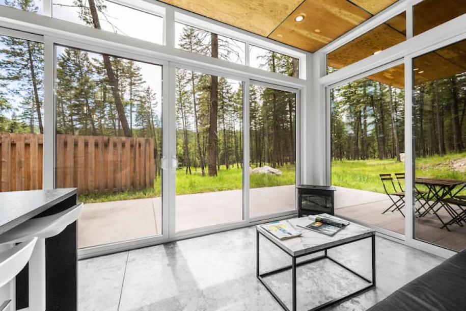 Tiny home in Lakeside, Montana 4 guests1 bedroom1 bed1 bath-10