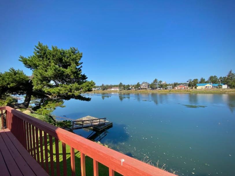 Entire home in Pacific City, Oregon 4 guests2 bedrooms2 beds1 bath-5