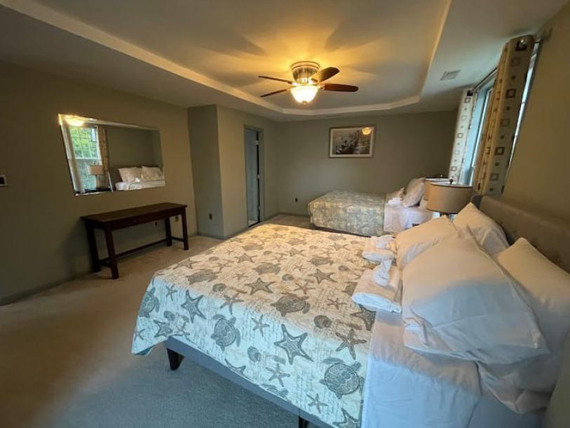 Entire home in Norfolk, Virginia 8 guests3 bedrooms5 beds2.5 baths-13