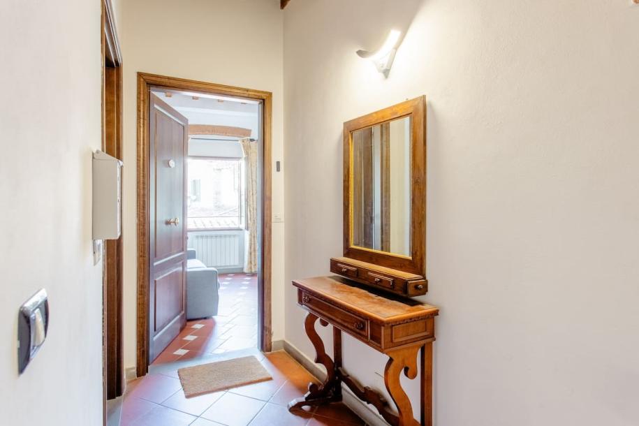 Entire rental unit in Florence, Italy 4 guests1 bedroom2 beds1 bath-5