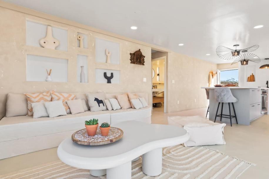 Entire home in Joshua Tree, California 4 guests1 bedroom3 beds1 bath-6