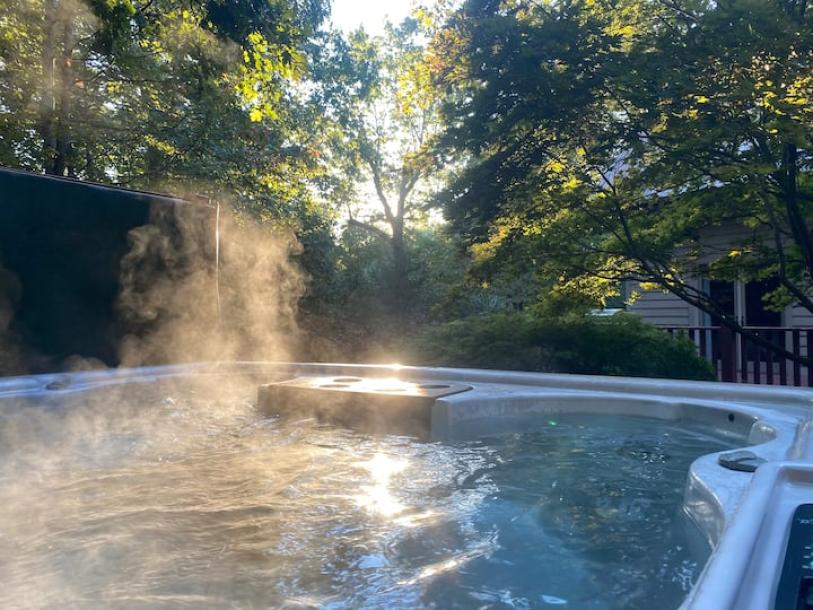 Farm stay in Valdese, North Carolina 6 guests2 bedrooms4 beds2 baths-2