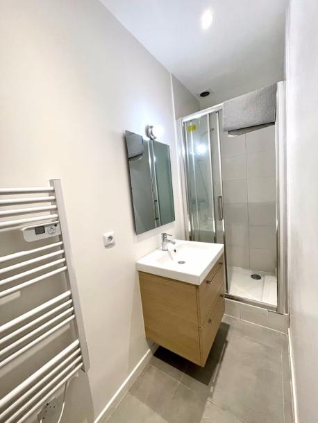 Habitación en París, Francia 1 camaBaño compartido-6