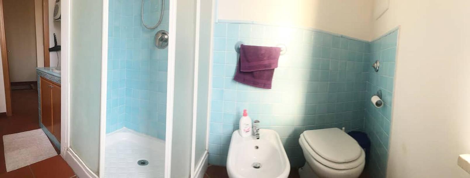 Habitación en Palermo, Italia 1 cama individualBaño compartido-3