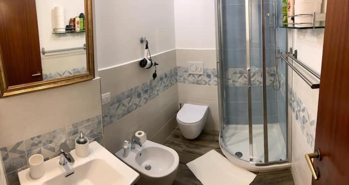 Habitación en Florencia, Italia 1 cama matrimonialBaño privado-4
