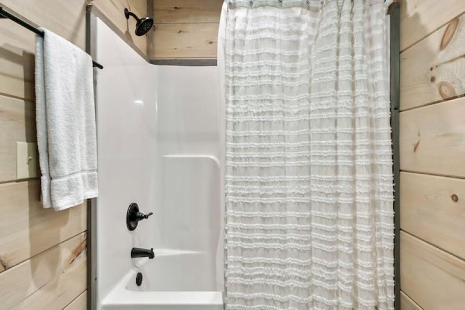Entire cabin in Sevierville, Tennessee 8 guests2 bedrooms3 beds2 baths-3