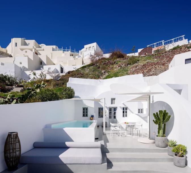 Cave in Thira, Greece 4 guests2 bedrooms3 beds2 baths-2