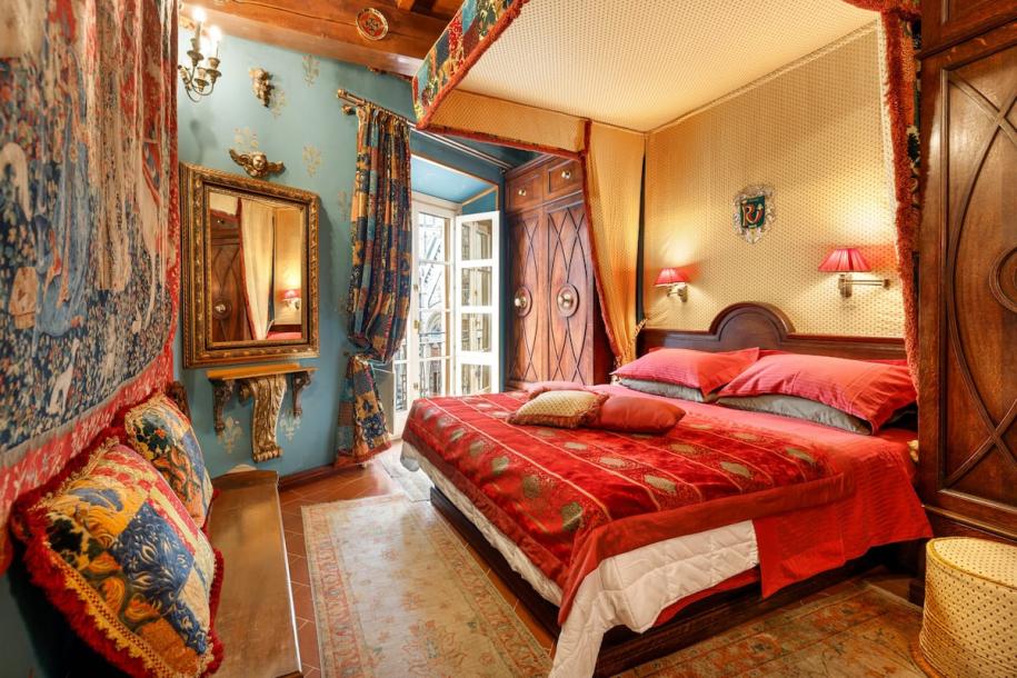 Entire rental unit in Florence, Italy 3 guests1 bedroom2 beds2 baths-7