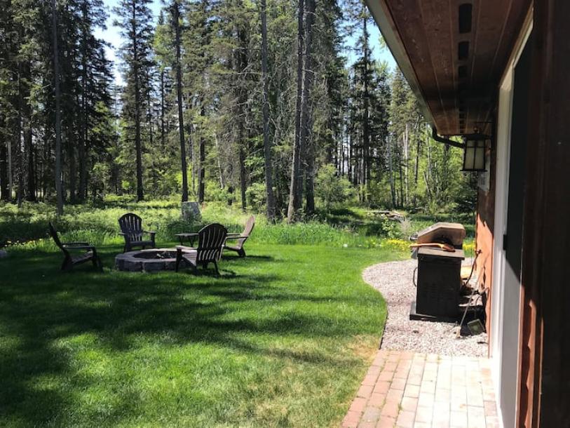 Entire cabin in Columbia Falls, Montana 4 guestsStudio2 beds1 bath-6