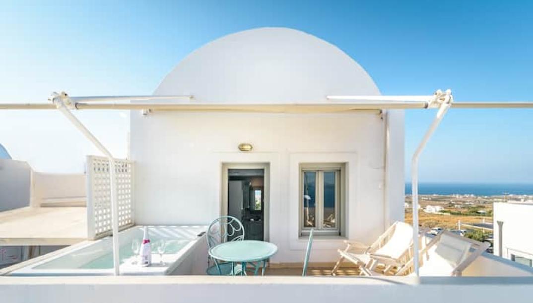 Entire home in Oia, Greece 2 guests1 bedroom1 bed1 bath-11