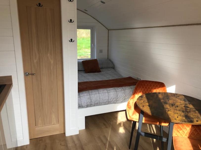 Entire place in Skeabost Bridge, United Kingdom 2 guests1 bedroom1 bed1 bath-13
