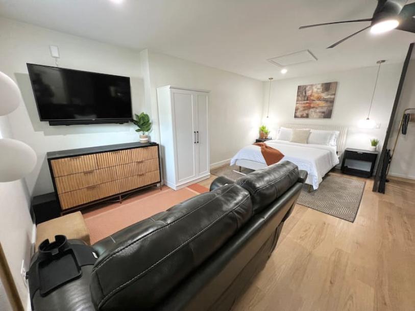 Entire guesthouse in Orlando, Florida 2 guests1 bedroom1 bed1 bath-9