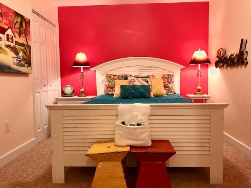 Entire condo in Panama City Beach, Florida 6 guests2 bedrooms2 beds3 baths-11