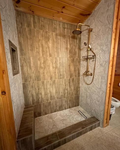 Getaway 3 Bedroom Cabin-1