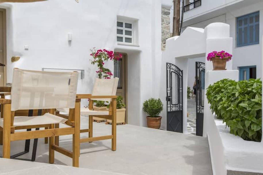 Entire rental unit in Naxos, Greece 5 guests2 bedrooms3 beds1.5 baths-0