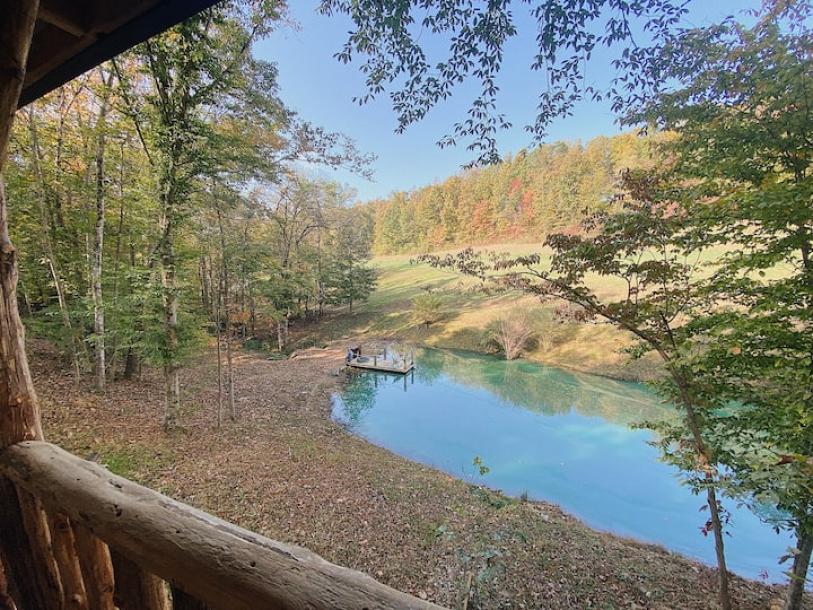 Entire cabin in Mckee, Kentucky 6 guests2 bedrooms4 beds1 bath-15