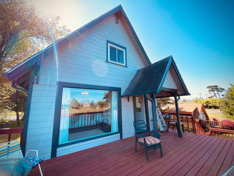 Entire home in Pacific City, Oregon 4 guests2 bedrooms2 beds1 bath-4